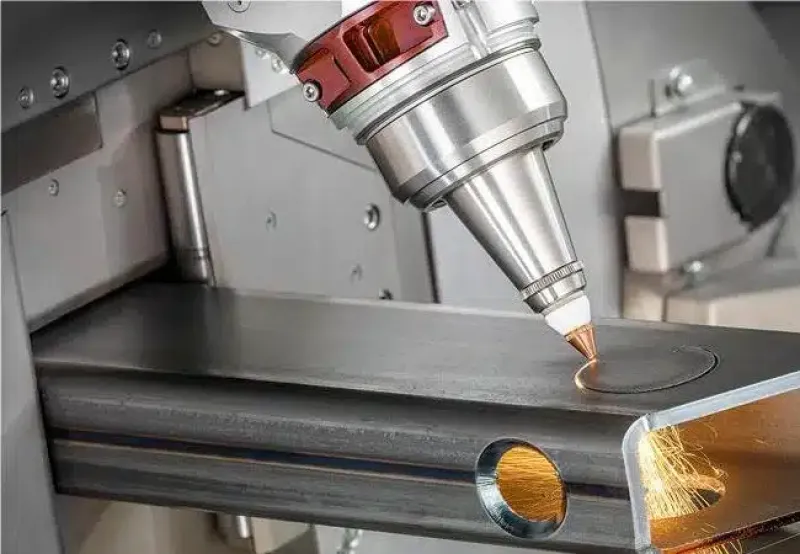 Machines de découpe laser tube GloryStar à Marseille